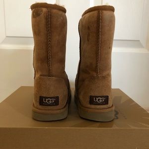 UGG | Classic Short Chestnut